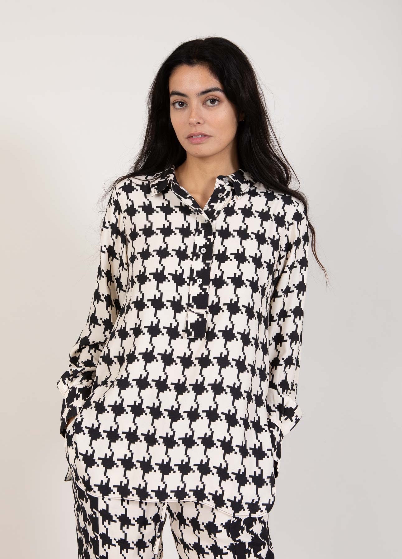 Coster Copenhagen SHIRT IN HOUNDSTOOTH MIX PRINT Shirt/Blouse Houndstooth mix print - 901
