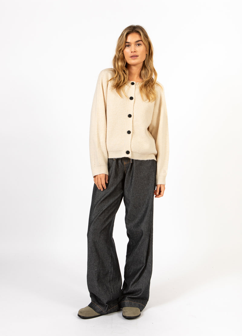 CC Heart CC HEART EMMA O-NECK KNIT CARDIGAN Knitwear Creme - 241