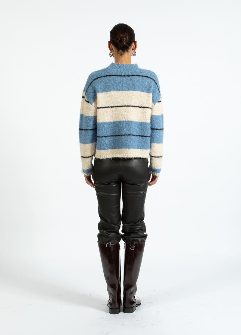 Coster Copenhagen FLUFFY STRIPED KNIT Knitwear Blue/creme stripe - 589