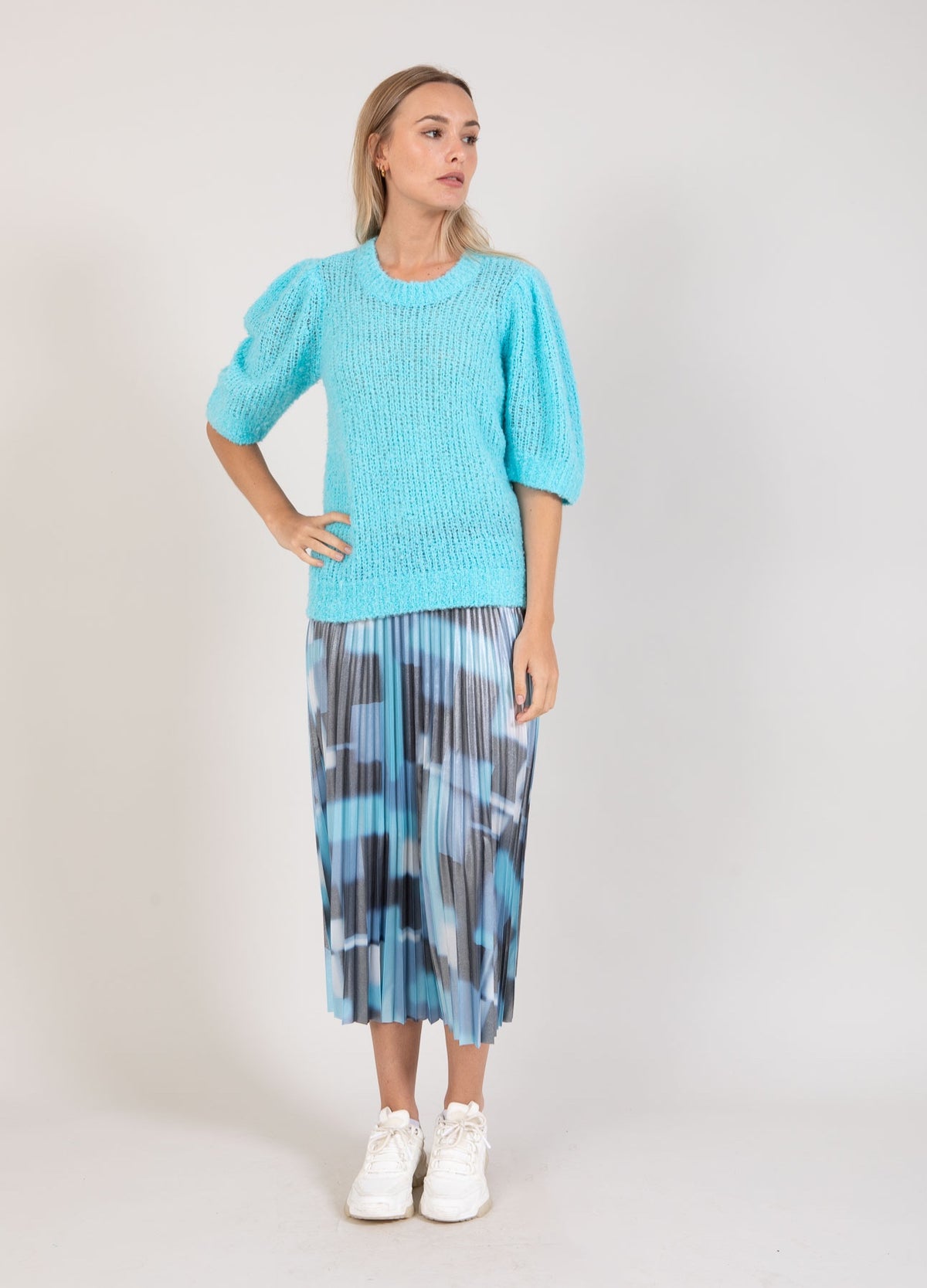 Eesome Mineral Washed Puff Sleeve Top | Tops