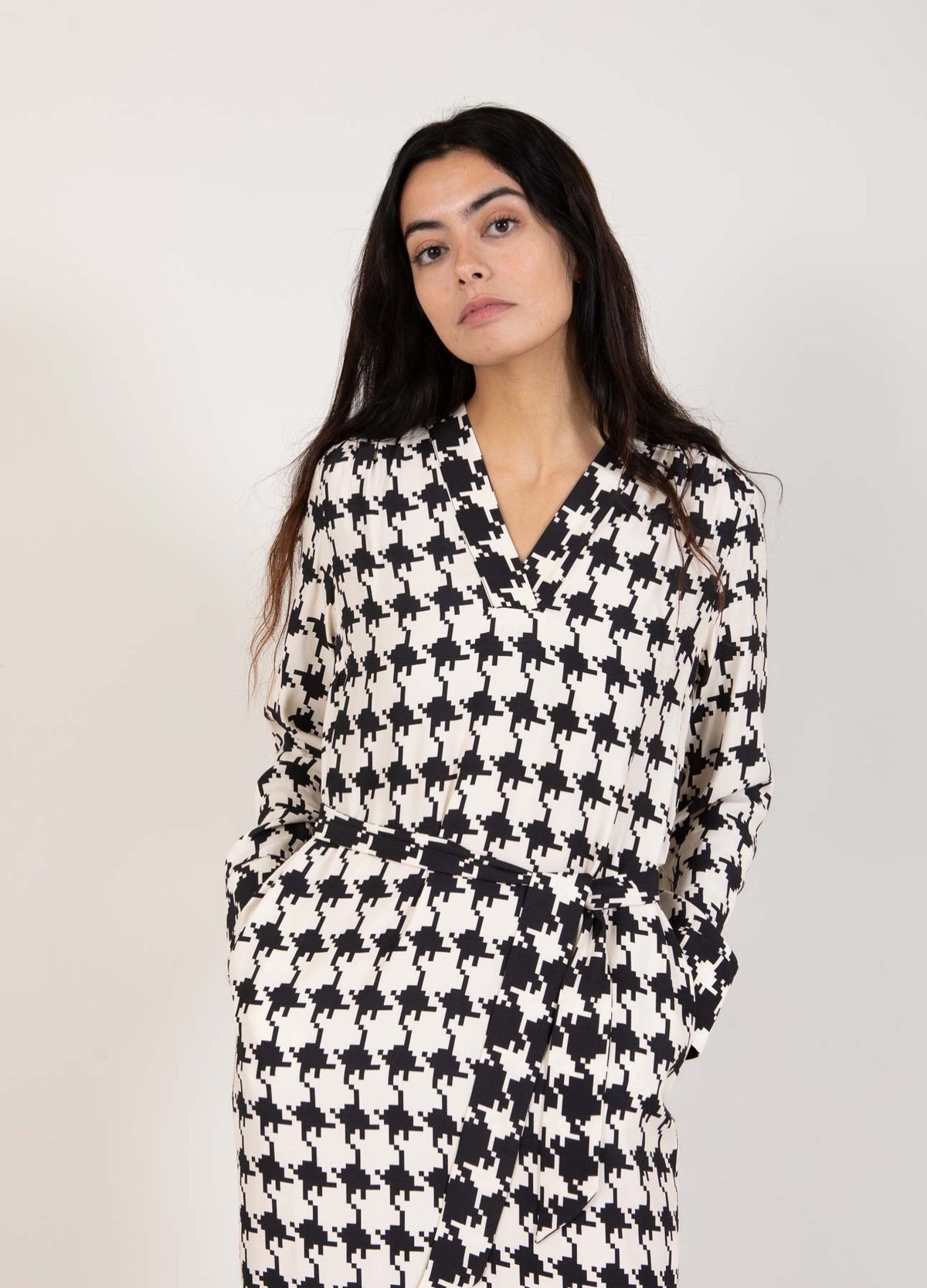 LONG DRESS IN HOUNDSTOOTH PRINT - Houndstooth mix print