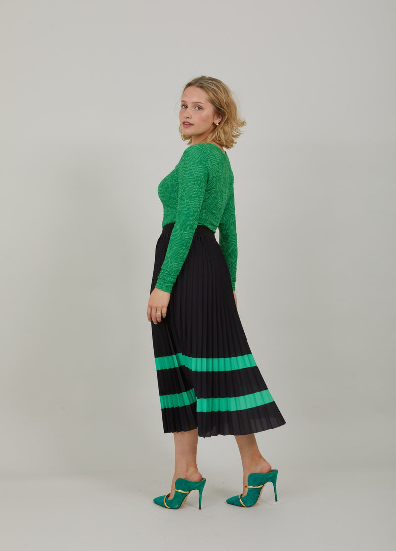 Coster Copenhagen PLEATED SKIRT WITH STRIPES Skirt Black green stripe - 108