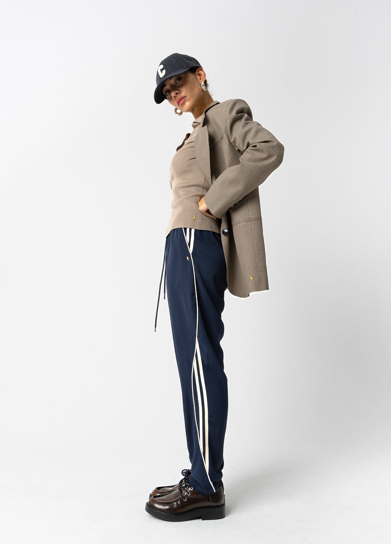 Coster Copenhagen RELAXED SPORTY PANTS - SILLE FIT Pants Navy/off white - 566