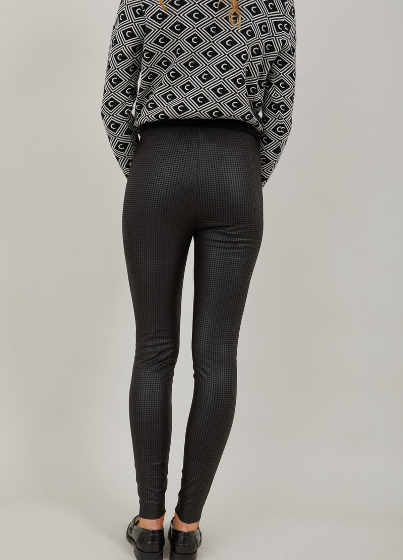 Coster Copenhagen SCUBA LEGGINGS - MYNTE FIT Pants Black houndtooth print - 189
