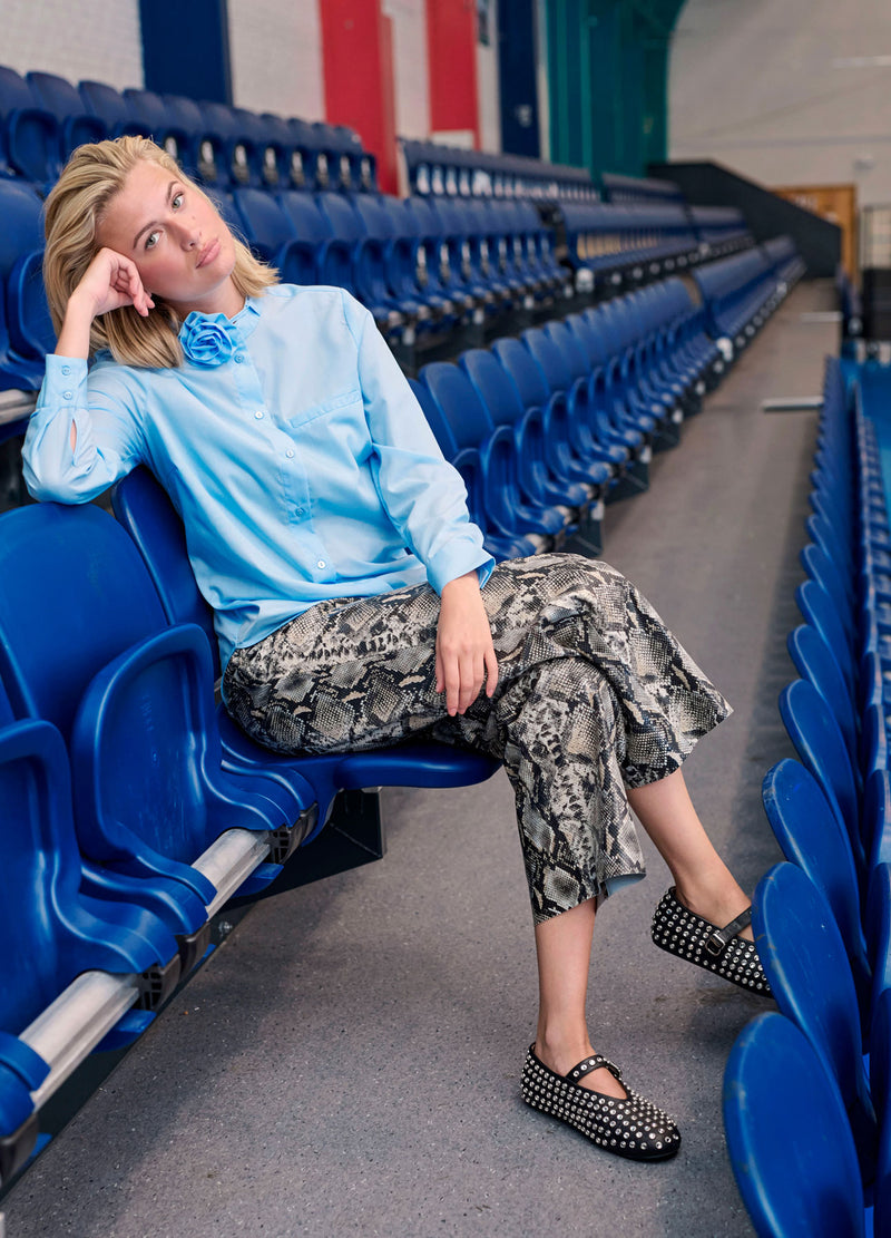 Coster Copenhagen SHIRT WITH ROSE NECKLACE Shirt/Blouse Arctic blue - 553