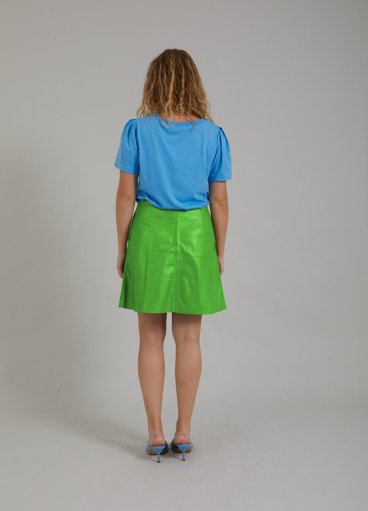 【せいら着用】ER PLEATED SKIRT カーキ せいら着用】ER PLEATED SKIRT カーキ