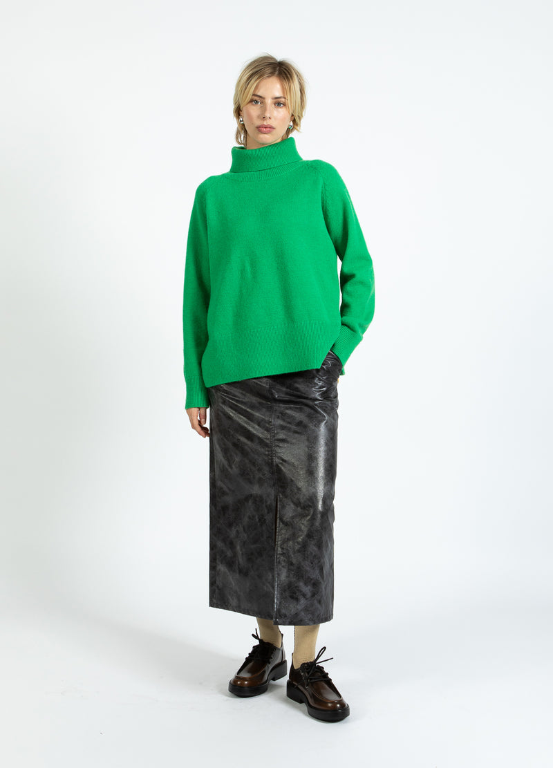 Coster Copenhagen SWEATER WITH HIGH NECK - COMFY Knitwear Lush green - 444