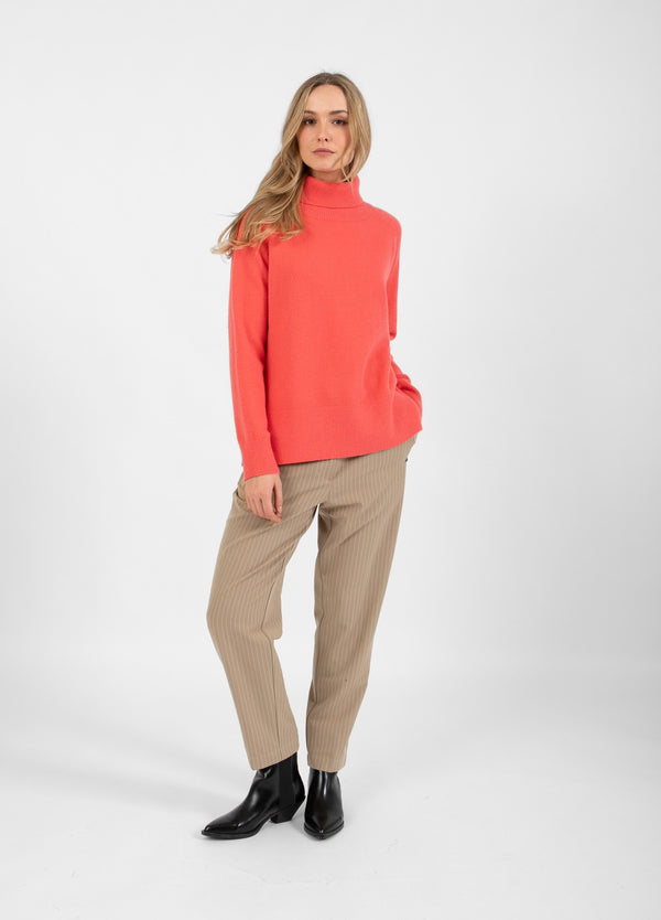 Coster Copenhagen SWEATER WITH HIGH NECK - COMFY KNIT Knitwear Hot coral - 685