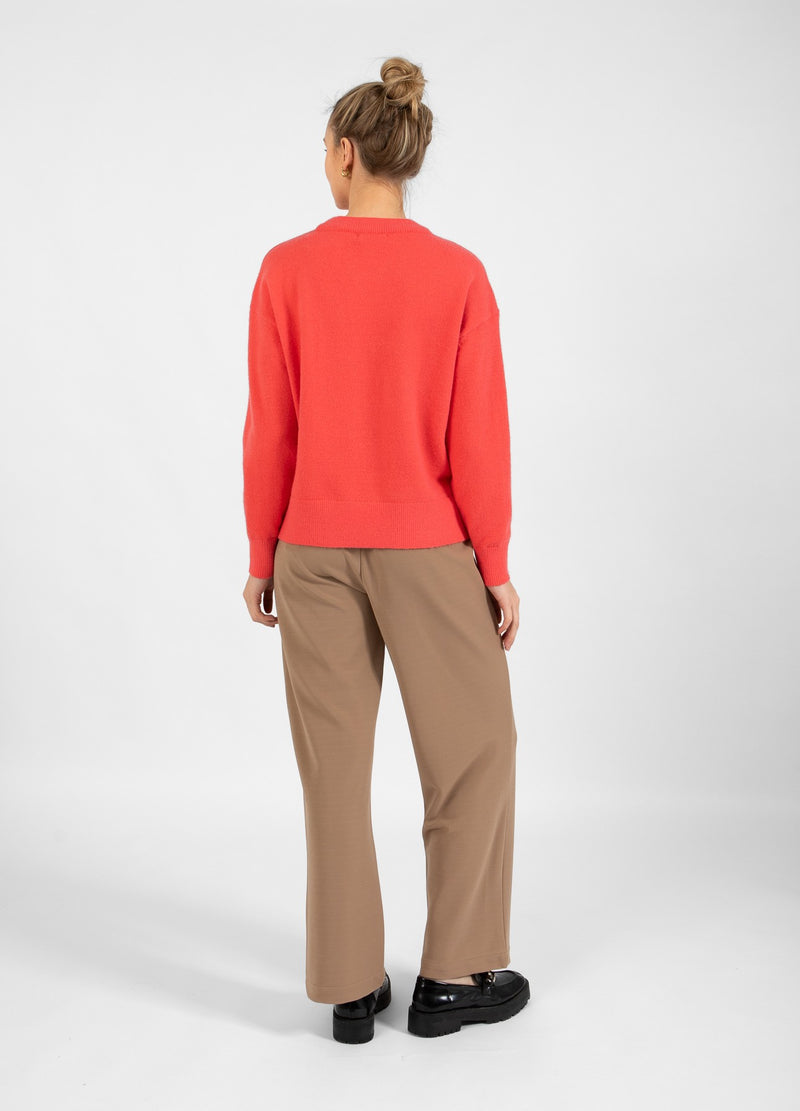 Coster Copenhagen SWEATER WITH ROUND NECK - COMFY KNIT Knitwear Hot coral - 685