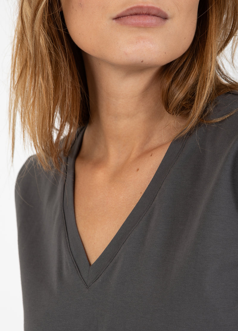 Coster Copenhagen T-SHIRT WITH V-NECKLINE - MEDIUM LENGTH SLEEVES T-Shirt Volcanic grey - 188