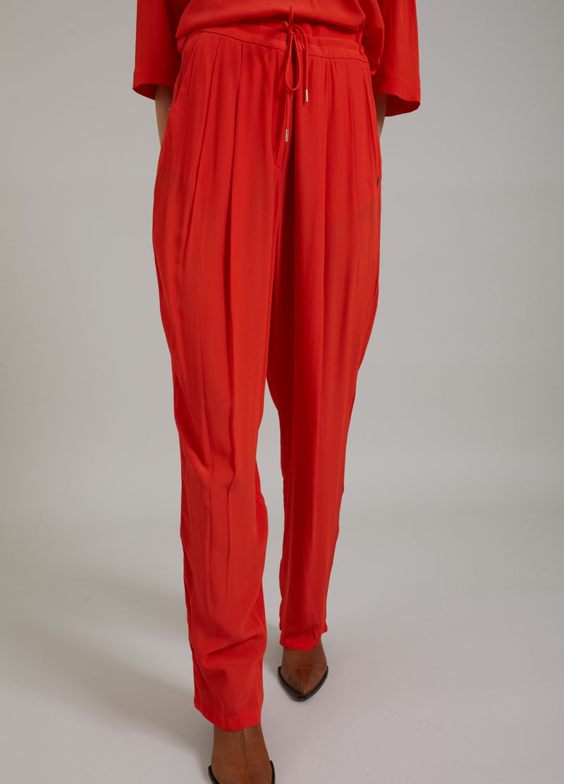 Coster Copenhagen TROUSERS W. PLEATS - STELLA FIT Pants Lipstick red - 698